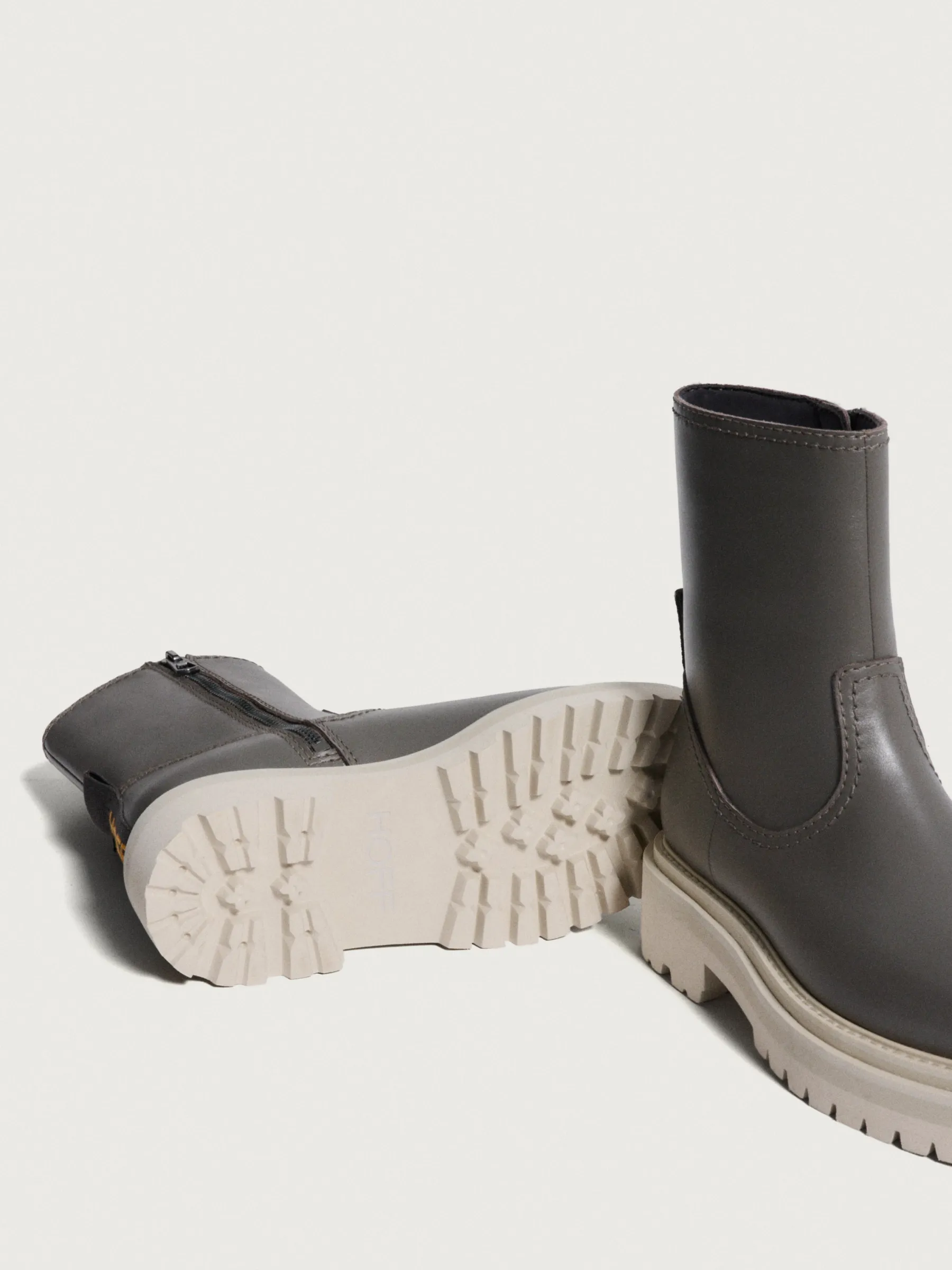 botte_en_cuir_office_gris_6.webp New HOFF BOTTE EN CUIR OFFICE GRIS