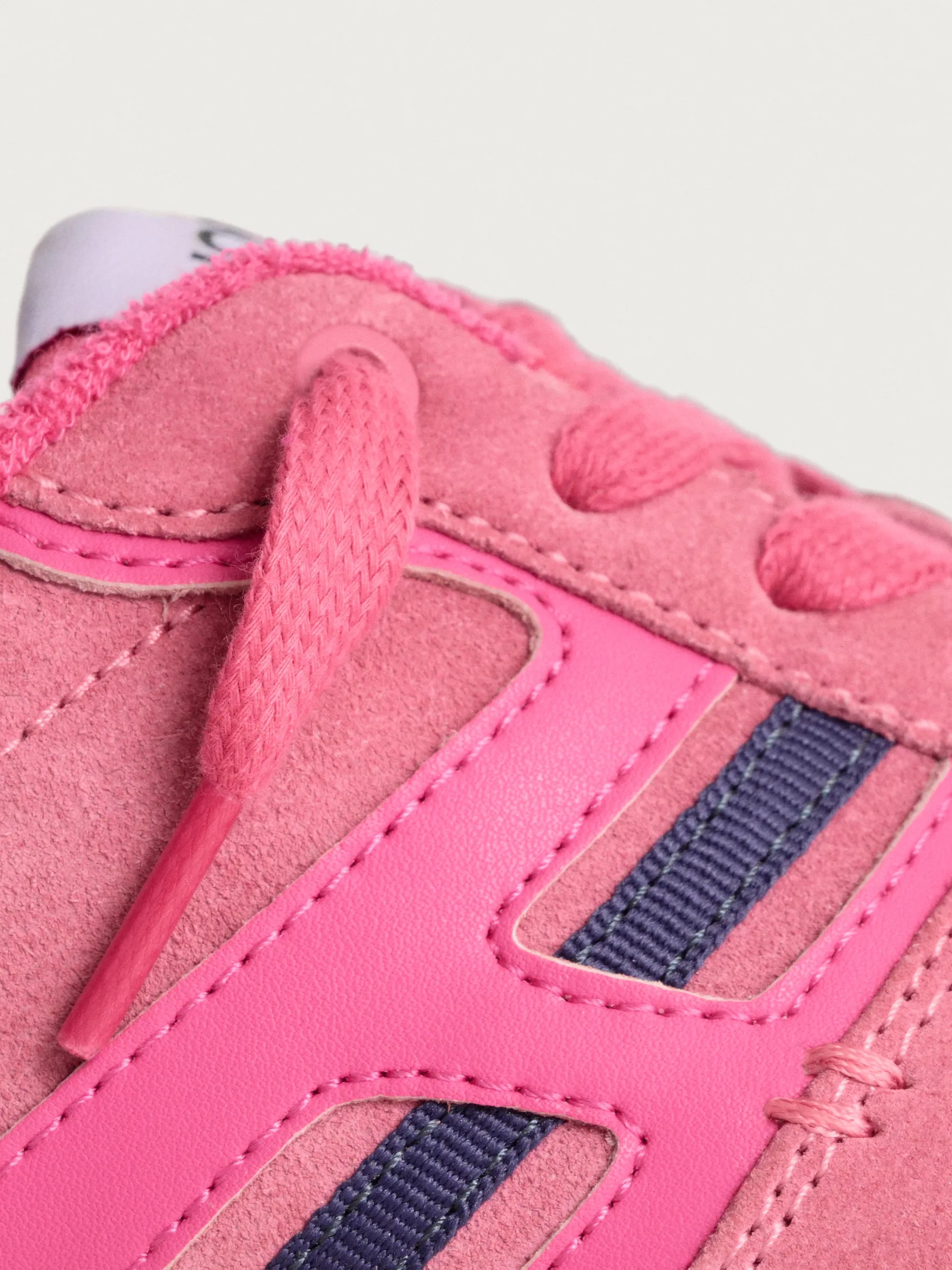 old_town_square_8.webp Cheap HOFF OLD TOWN SQUARE