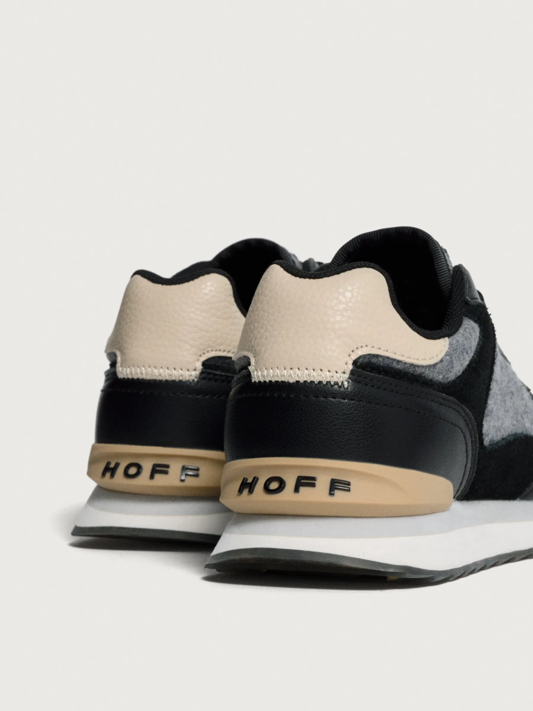 reading_4.webp Online HOFF READING